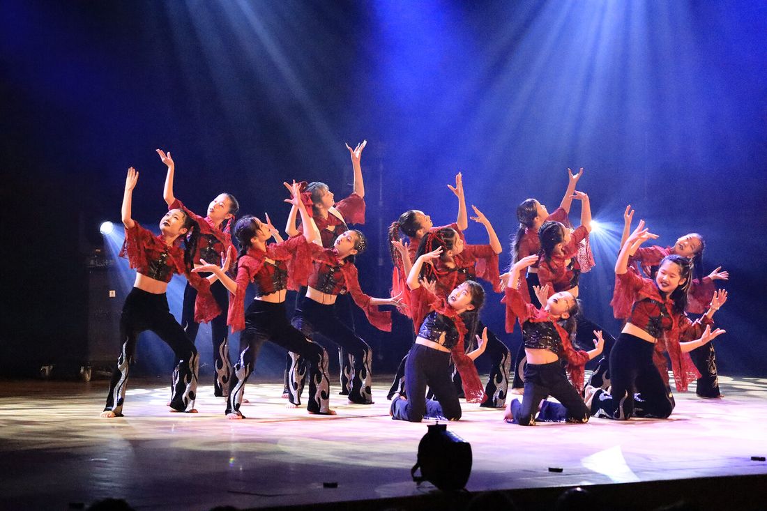 ONE UP DANCE SCHOOL ステージ